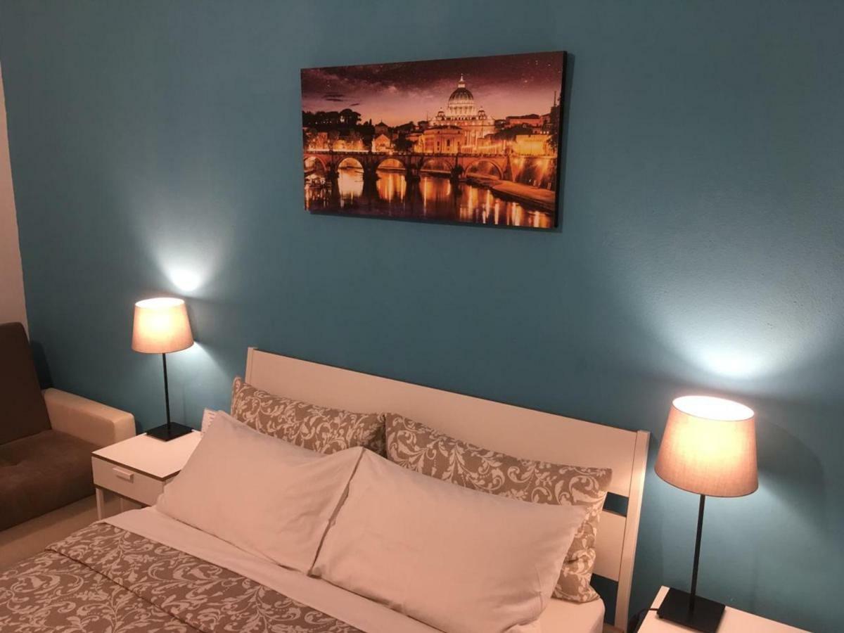 Amoraroma, Economy With Shared Bathrooms Pensión 3*